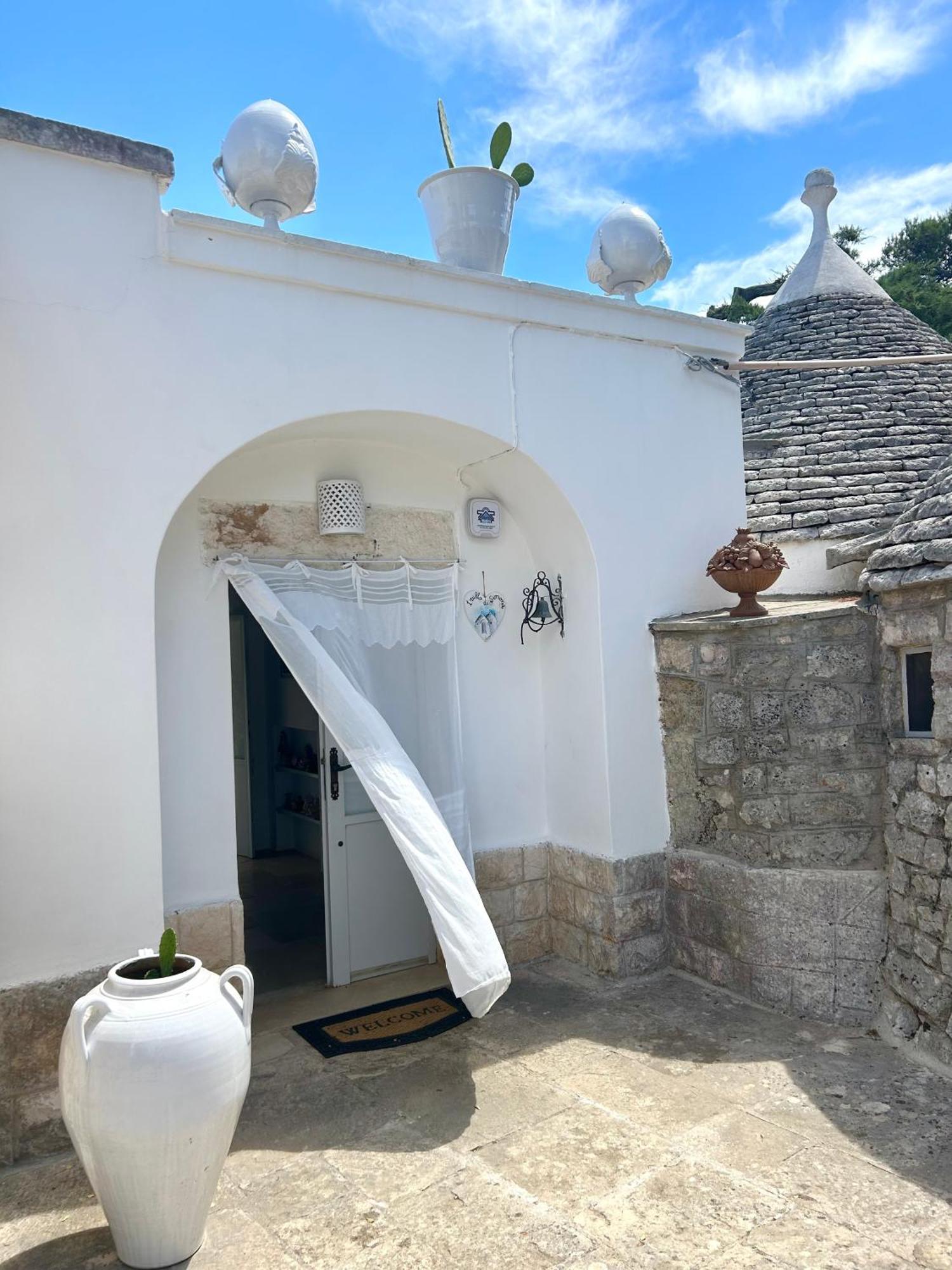 Il Trullo Di Simona Bed & Breakfast Locorotondo Exterior photo